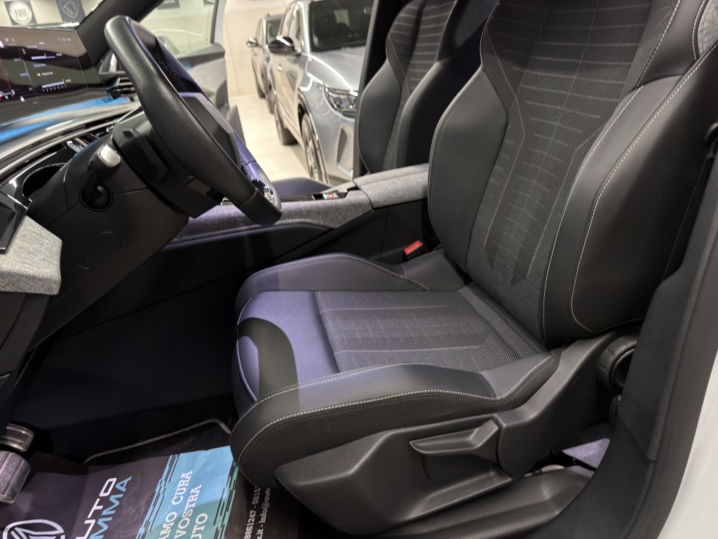 PEUGEOT 3008 1200 HYBRID 145 CV EDCS6 GT